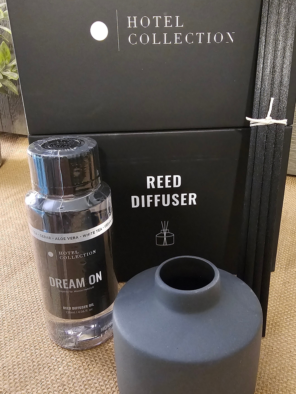 Hotel Collection 100ML Dream On Ceramic Reed Diffuser - Black